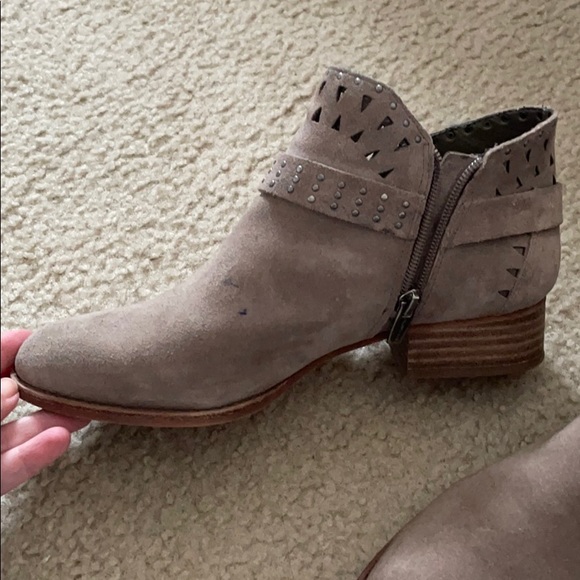 Vince Camuto Booties 8.5 - Picture 4 of 7
